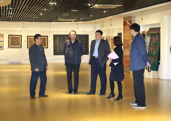 参观沐鸣展览馆1.jpg